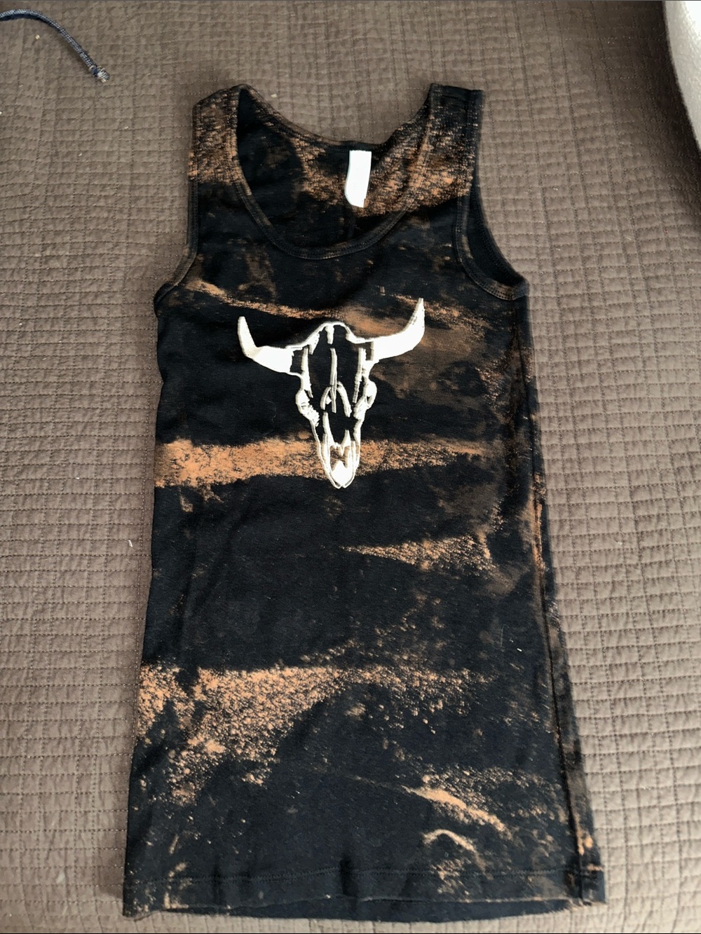 Bella black and brown tye died/Bleached skull. size small